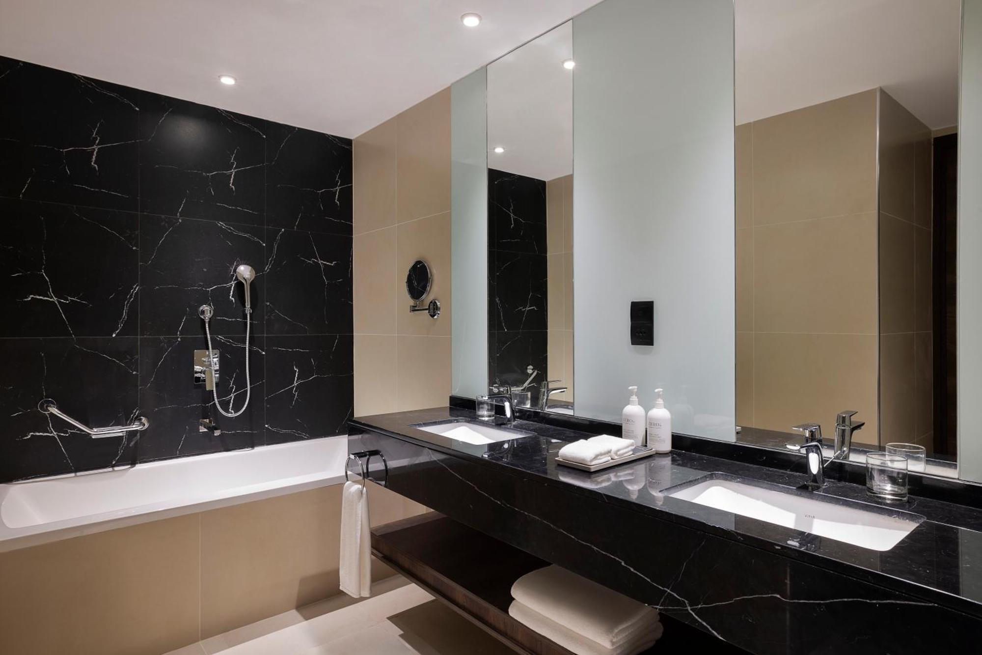Hotel Local Dubai At Jumeirah Village Triangle Екстер'єр фото